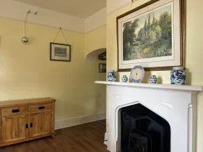 10-16 persons. Variable rates. 4 large (20-25 sq mtr) en suite rooms. - Image 2