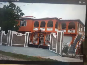 4 BEDROOM HOUSE - Image 3