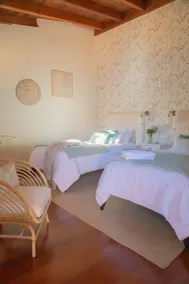 REFURBISHED RURAL HOUSE WITH BEAUTIFUL ROOMS - Image 5