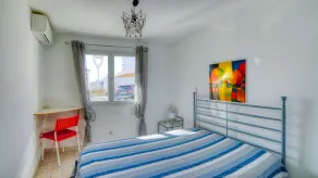 Peaceful F3 in the Heart of a Seaside Village - Private Parking - Image 5