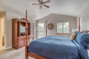 Immaculate Home Close to Beach and Estuary. Has Hot Tub and More! - Image 5