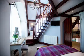 Unique historic school‑house conversion with log burner - Image 5