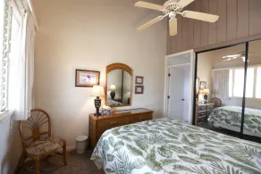 Great Top floor! Beamed Ceilings! Direct Views~ 214 - Image 4