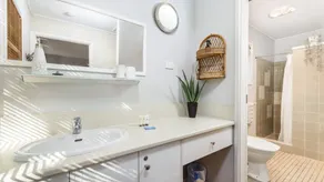 Bribie Beach House On Solander - Image 2