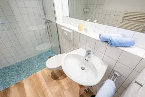 Ferienwohnung im Erdgeschoss mit Eigener Holzterrasse - Image 2