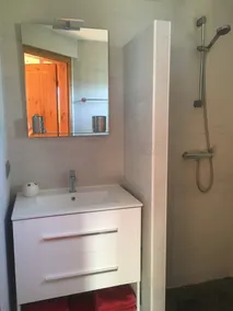 Romantic apartment, 5 mins from beach with scenic view & 350mbps high speed WiFi - Image 2