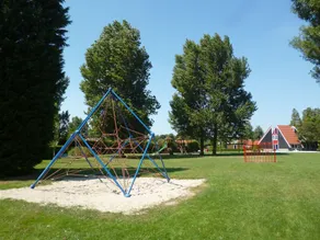 casa de férias acolhedor em um parque para crianças - Image 3