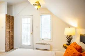 Lakeview 3-Story Family Cottage | 4BR Retreat in Georgina - Image 5