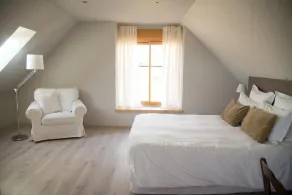 Beautiful stone house in Aubrac - Image 4