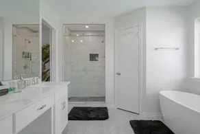 Vibrant Spacious Home w/ Private Pool and Jacuzzi - Image 4