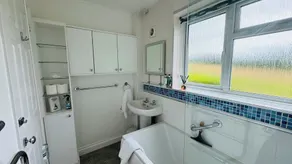 Charming Cottage with rural views - Image 3