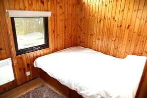 Elevated Loch View Cabin with WiFi, Electric Hot Tub and Mountain Views - Image 5