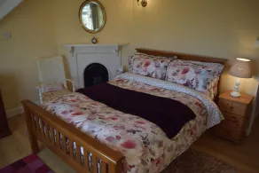 Fabulous river and coastal views. Seaton beach 5 min drive, Lyme Regis 10 mins. - Image 2