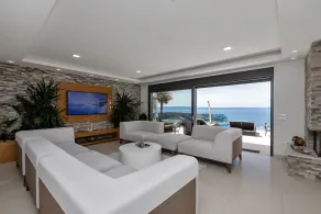Luxury Villa Vision with Pool - Image 5