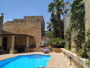 Fantastique maison de caractère avec sa propre piscine privée et barbecue - Image 4