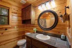 Trail's End: Sleeps 4, Creekside, Hot tub, Pet Friendly, Wi-Fi - Image 3