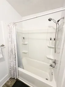 Adorable Bungalow pet friendly, near beach & downtown, free bikes. - Image 4
