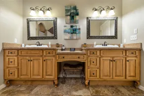6 Bed/4 Bath Lake House with Access to Pool, Boat Slips and Boat Rental - Image 3