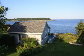 Ocean Watch - Relax and let the ocean sweep you away at this charming retreat - Image 4