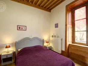 Gîte de charme avec boiseries, cheminée et jardin fleuri à Sauvain - Image 4