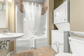 Sooke Oceanside Townhouse - Image 3