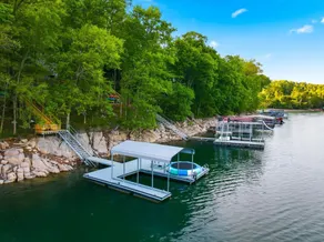 Witt's Cove Landing Lakefront, cov'd dock+hot tub - Image 2