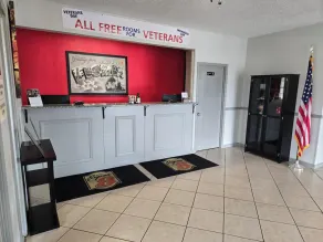 Experience the Best Hospitality in Lake City! - Image 4