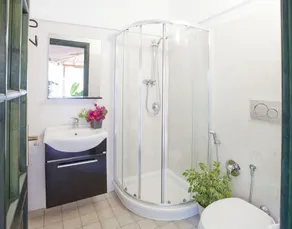 Charming small villa with outdoor area with private access nearby the sea - Image 3