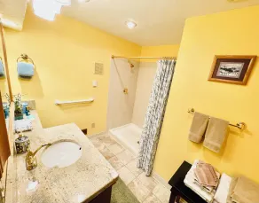 Spacieux bain à remous extérieur donnant sur GOLF COURSE 5BDRM 5BA CLIMATISE! - Image 3