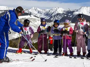 Luxury Condo w/ FREE WiFi, Parking, Heated Pool, Hot Tubs, Skier Shuttles - Image 3