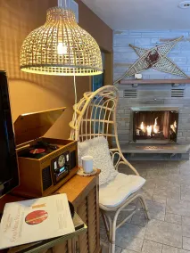 Opdateret Retro Retreat! Indendørs og udendørs pejs, baghaven oase med vandfald - Image 2