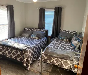 The Great Lake Escape 1 mile to downtown / Walk 2 Beach / Pool Pass Included !! - Image 5