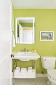 The Newport: 2 BR Luxury Townhome, Pool, Hot Tub, Free Golf, Near Lake Michigan - Image 3