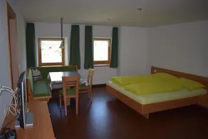 Appartement confortable avec vue sur la cascade fantatischem Flim - Image 4