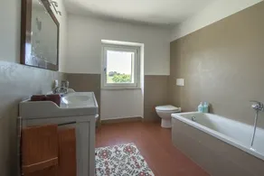 Recently renovated historic villa, pool, beautiful view, 20 minutes from the beach - Image 2