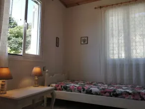 Island Village House - Image 4