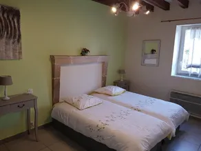 Cozy Cottage Near Le Mans: 3 BR, Full Kitchen, Close to 24H Circuit, Sleeps 6 - Image 3