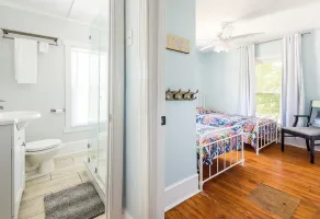 Next to the park and 2 blocks to the Beach and restaurants! RIGHT side of Duplex - Image 3