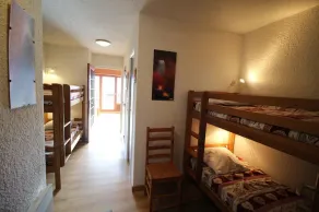 Ski-in/ski-out & foot of the slopes, 2nd floor, view mountain, balcony, tv, 32m², Auris en Oisans - Image 3
