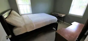 3 Bedroom Home 1 Mile From I-65, restaurants, shopping, fenced backyard  - Image 5