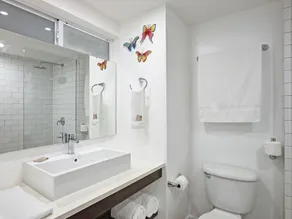 Butterfly Beach Hotel - Image 5