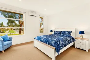 Four bedroom luxury modern home, walk to beach, free WIFI - Image 5