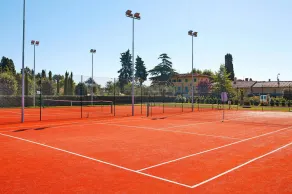 Appartamento con giardino, terrazza e piscina - Image 3