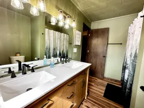 Cozy Modern Northwoods Getaway - Image 4