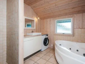 8 person feriebolig i Tarm - Image 4