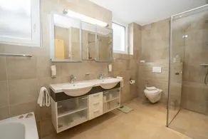 Allegra und Herzlich Willkommen in der Ferienwohnung Chasa Miramunt 6 - Image 2