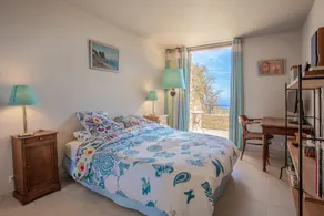 Holiday Home with Sea View, Private Pool & A/C - Image 4