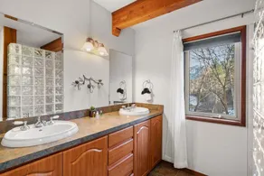 Leavenworth Waterfront Escape | 6BR Sleeps 10 w/ Hot Tub, Pets Welcome - Image 4