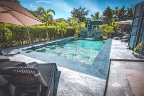 Modern Shipping Container With Beautiful Pool! - Image 2