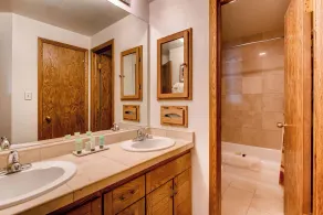 Large 2 Br With Open Floorplan Condo - Image 5